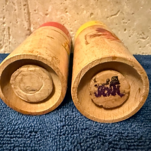 Vintage Wooden Rooster Salt and Pepper Shakers. - Picture 3 of 3